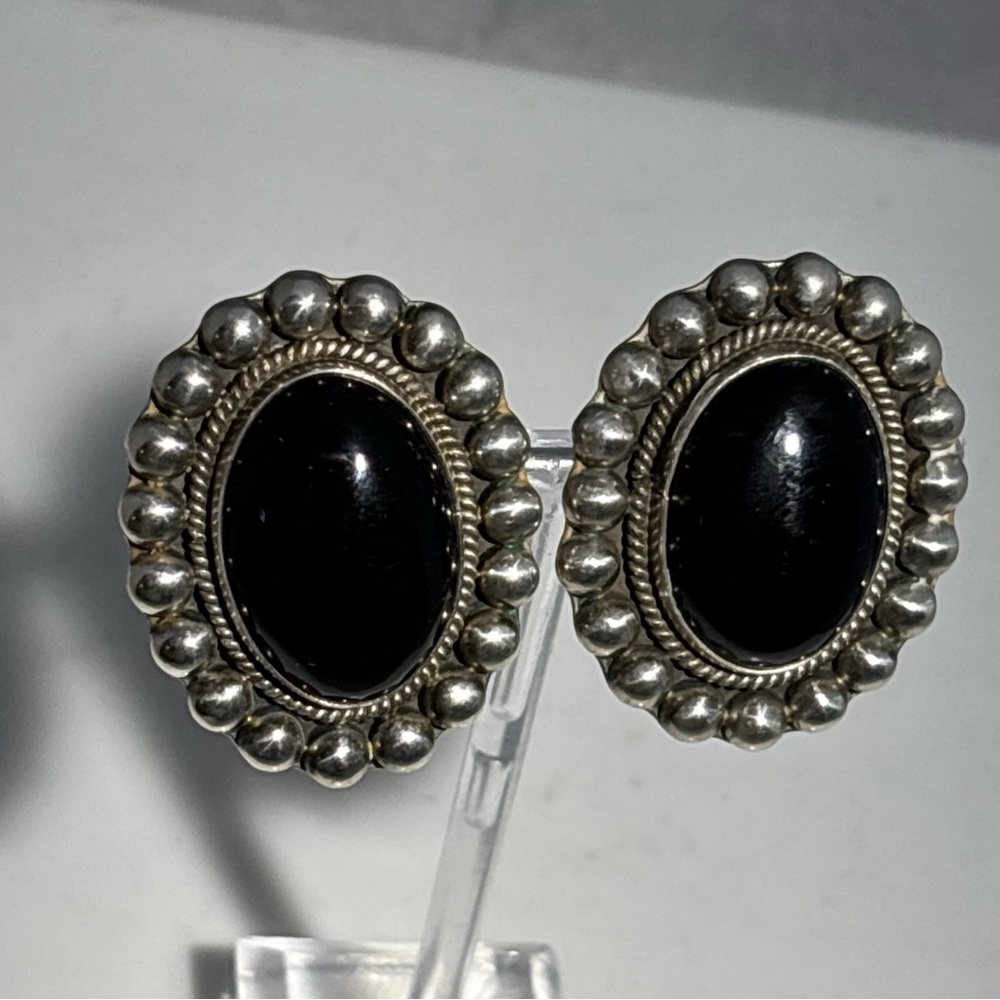 Vintage 80,s Black onyx Cabochon and 925 Silver Clip Earrings - Picture 9 of 9